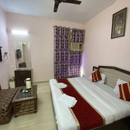 Hotel Rama Palace Katra  Buitenkant foto