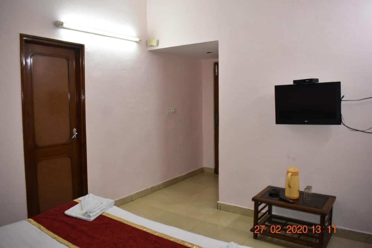 Hotel Rama Palace Katra  Buitenkant foto